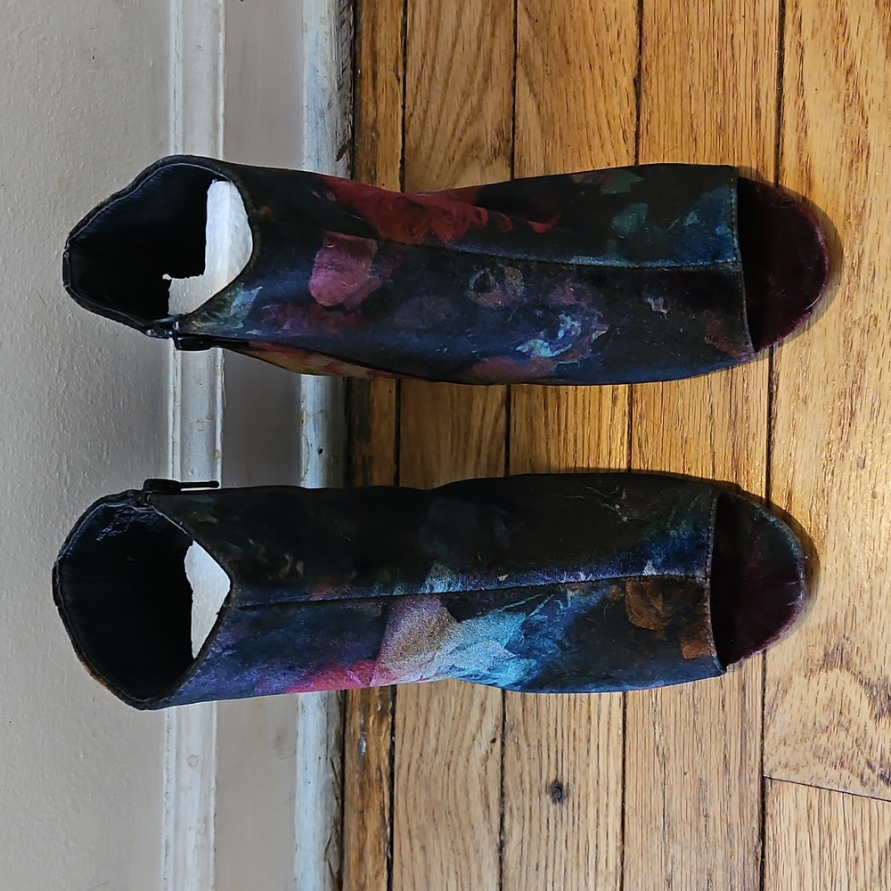 Metaphor Black Ankle Booties Sleek Velvet Flower Design - Picture 4 of 11